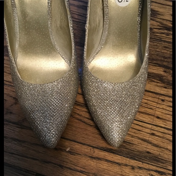 Pumps - Picture 7 of 7